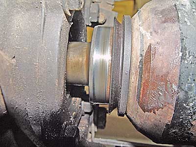 Halfshaft being pulled out