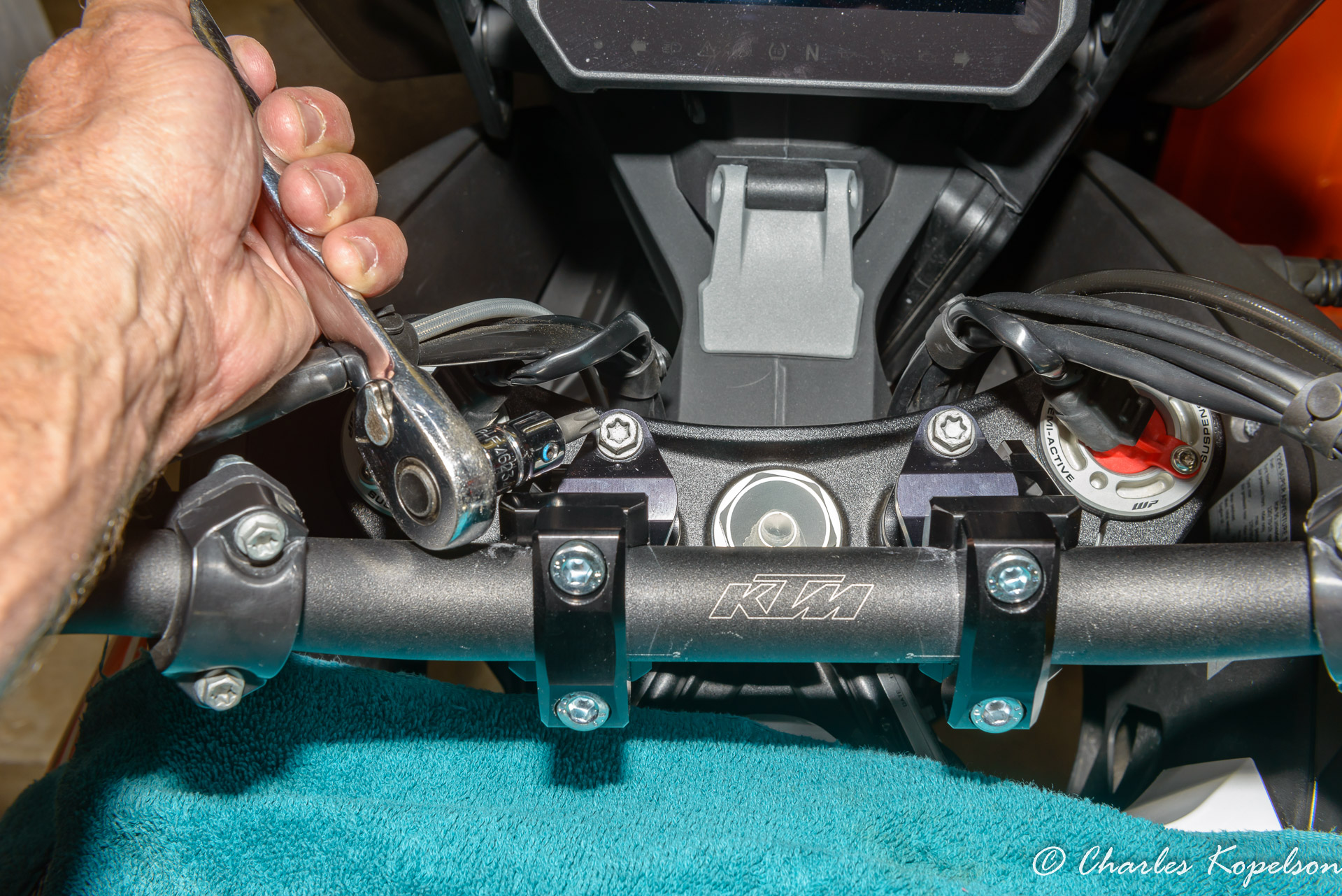Tightening with a #40 Torx.