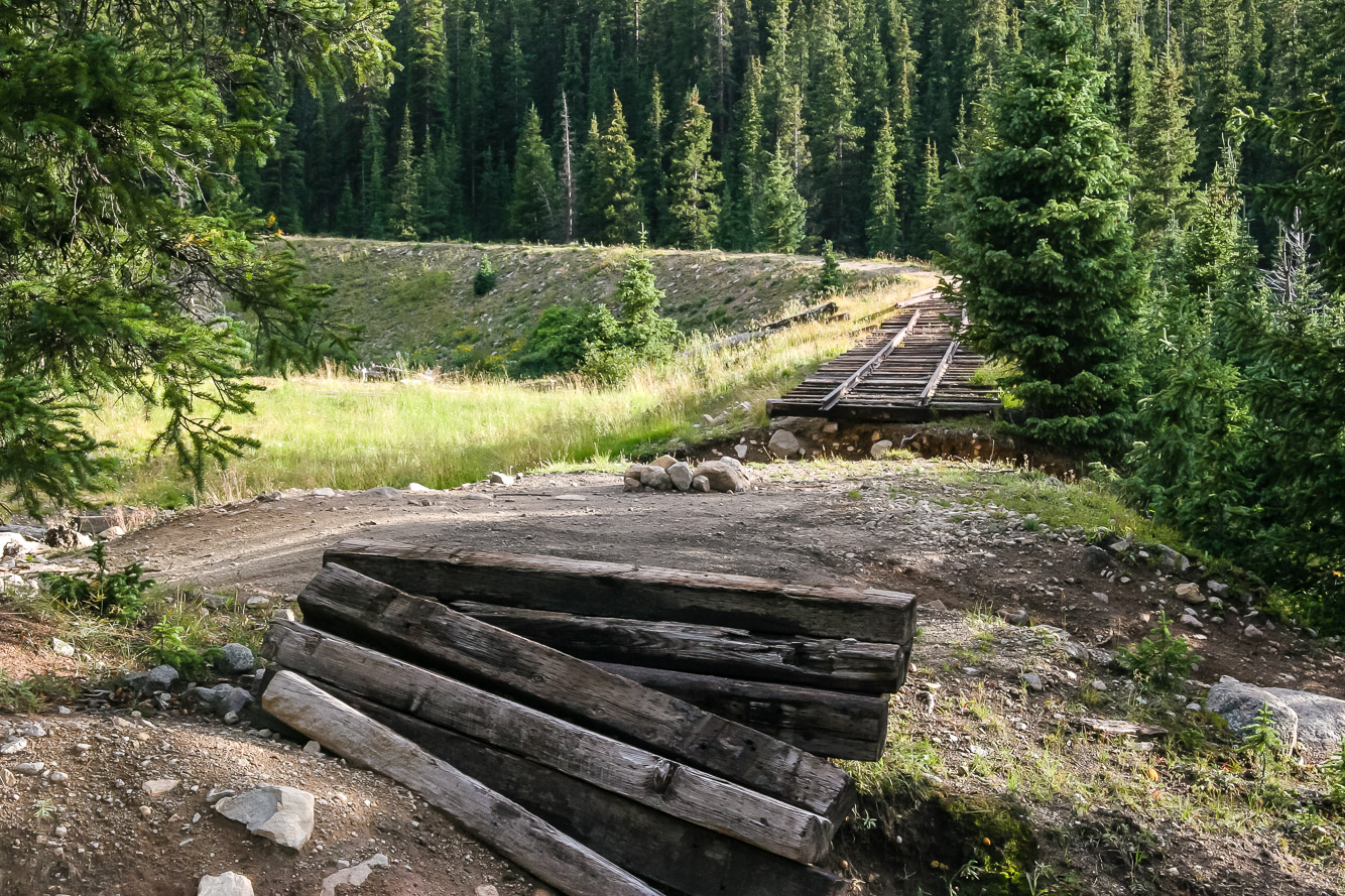 The Sharrod loop is a 228 degree "U" turn enabled the railroad to remain on the sunny south facing slopes of the Middle Quartz Valley. Snow on the adjacent north facing slopes measures 10 to 20 feet deep and does not naturally melt until late spring or early summer.